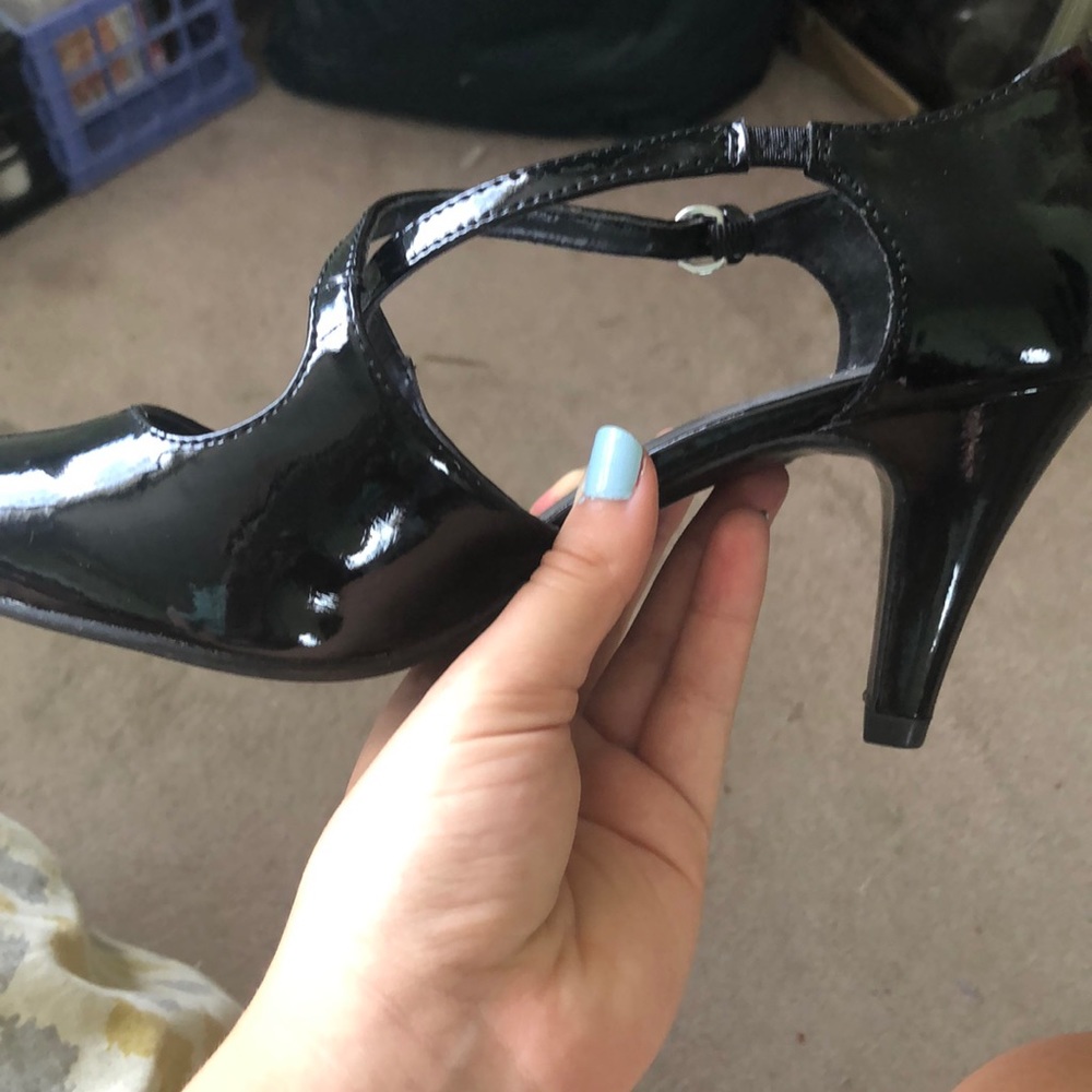 Comfortable brand-new black heels